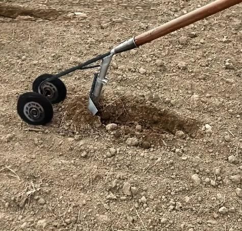Two-Wheel Triangle Soil Loosening Tool
